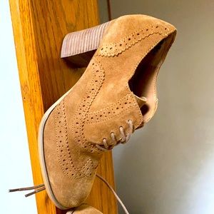 Nice Fall shoe. Shows no signs of wear except sole